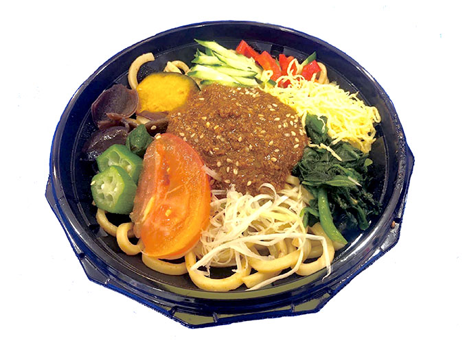 〈イーション〉具沢山ジャージャー麺